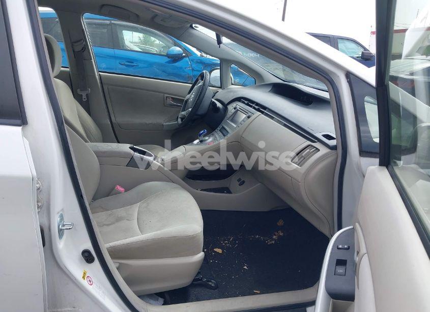 Photo 5 of 2013 Toyota Prius TWO (VIN JTDKN3DU6D5594644)