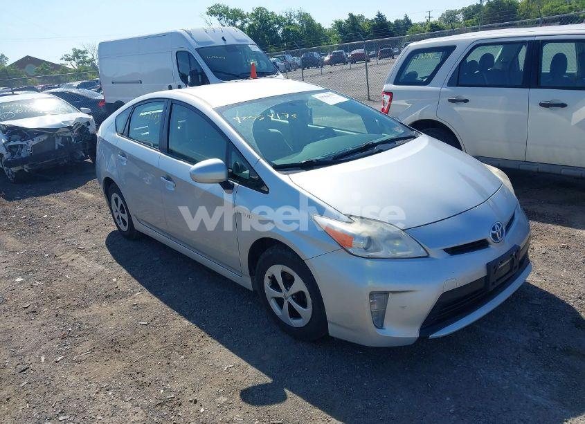 2013 Toyota Prius THREE (VIN JTDKN3DU6D5606467) main photo