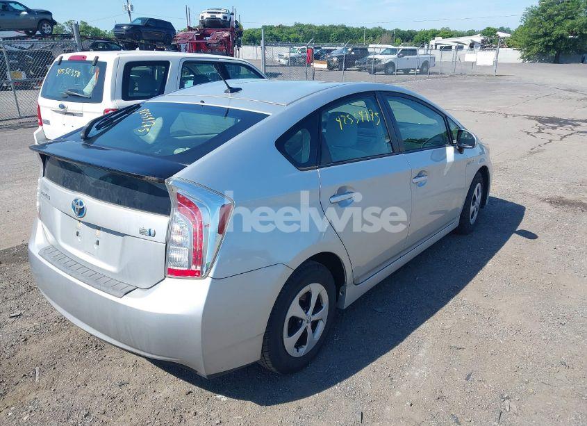 Photo 4 of 2013 Toyota Prius THREE (VIN JTDKN3DU6D5606467)