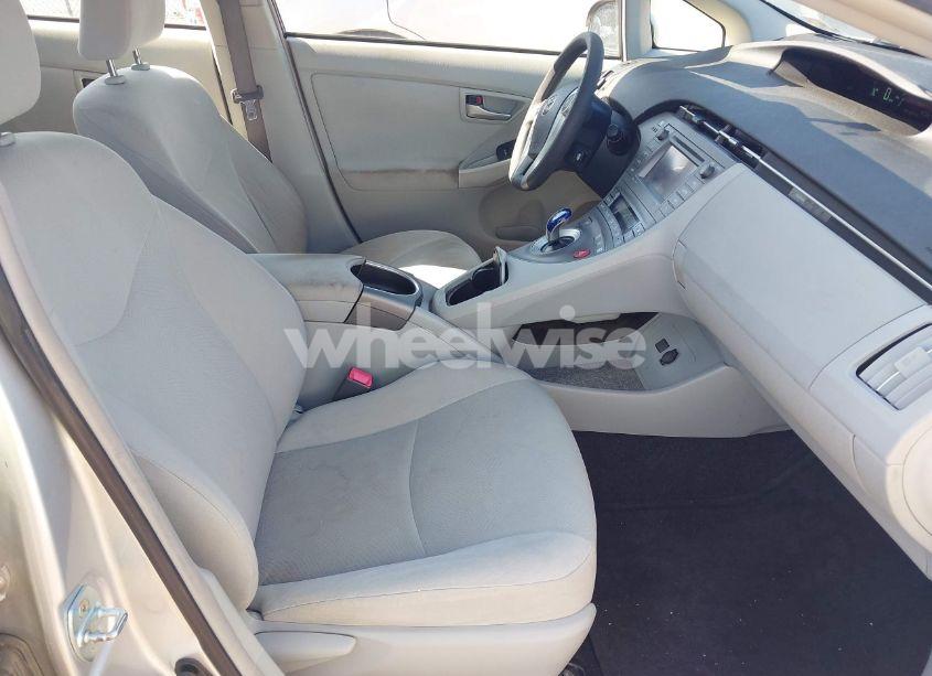 Photo 5 of 2013 Toyota Prius THREE (VIN JTDKN3DU6D5606467)