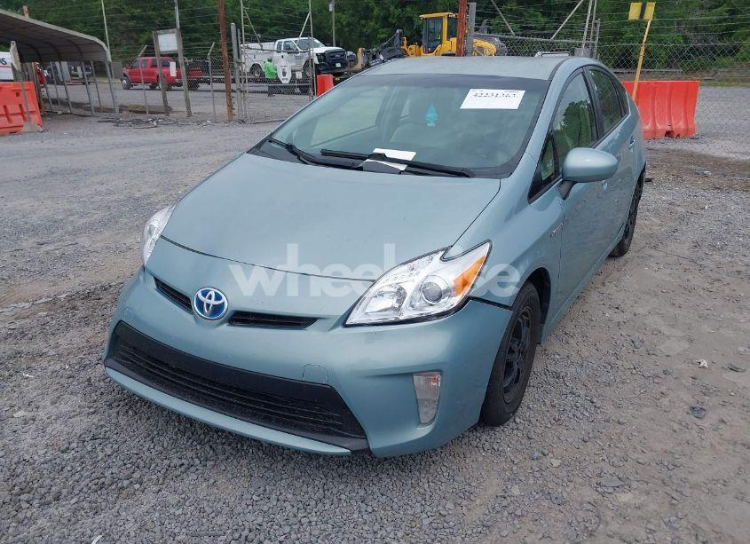 Photo 2 of 2013 Toyota Prius TWO (VIN JTDKN3DU6D5645771)