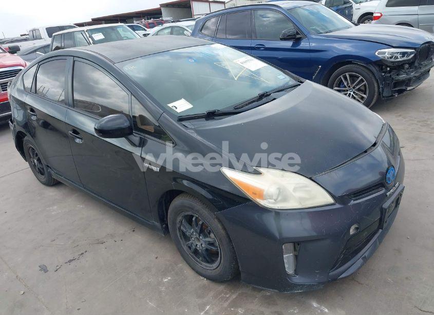 2014 Toyota Prius FOUR (VIN JTDKN3DU6E1747077) main photo