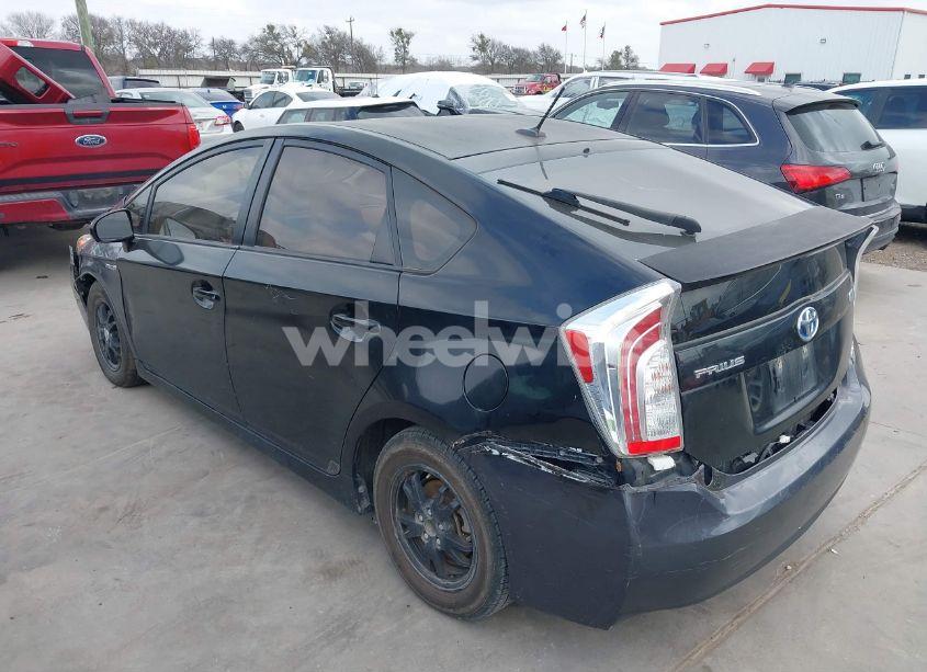 Photo 3 of 2014 Toyota Prius FOUR (VIN JTDKN3DU6E1747077)