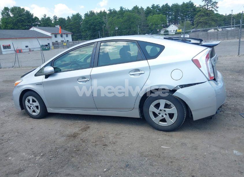 Photo 14 of 2014 Toyota Prius TWO (VIN JTDKN3DU6E1775221)