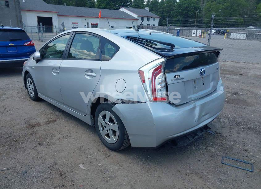 Photo 3 of 2014 Toyota Prius TWO (VIN JTDKN3DU6E1775221)