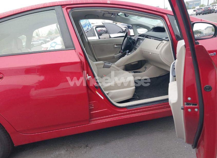 Photo 8 of 2014 Toyota Prius THREE (VIN JTDKN3DU6E1776448)