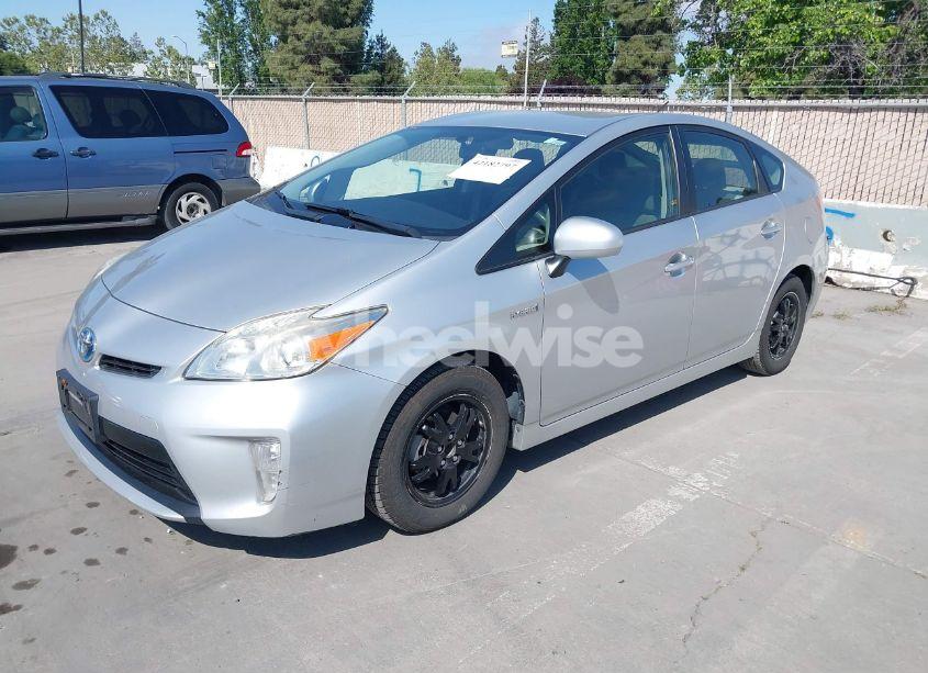 Photo 2 of 2014 Toyota Prius TWO (VIN JTDKN3DU6E1822490)