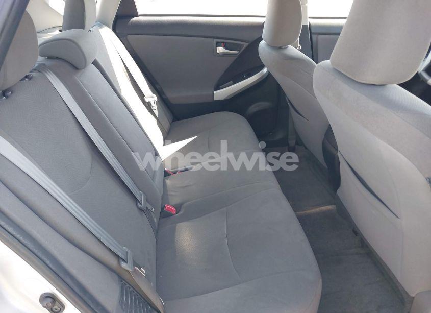 Photo 8 of 2014 Toyota Prius TWO (VIN JTDKN3DU6E1822490)