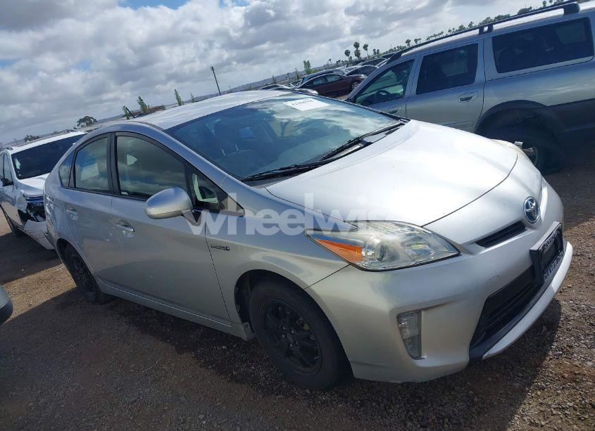 Photo 13 of 2015 Toyota Prius TWO (VIN JTDKN3DU6F0402509)