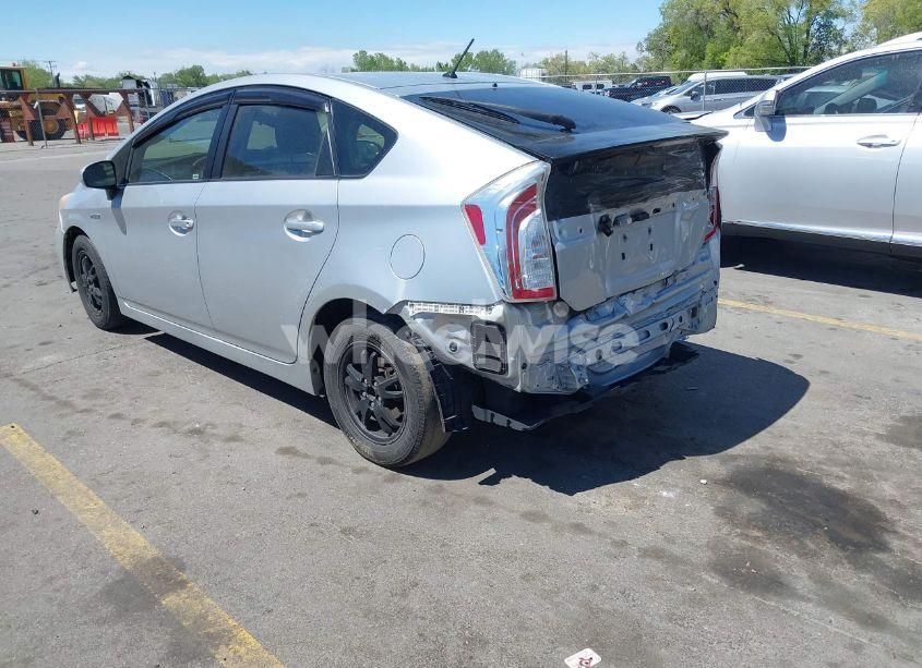 Photo 3 of 2015 Toyota Prius TWO (VIN JTDKN3DU6F0477579)