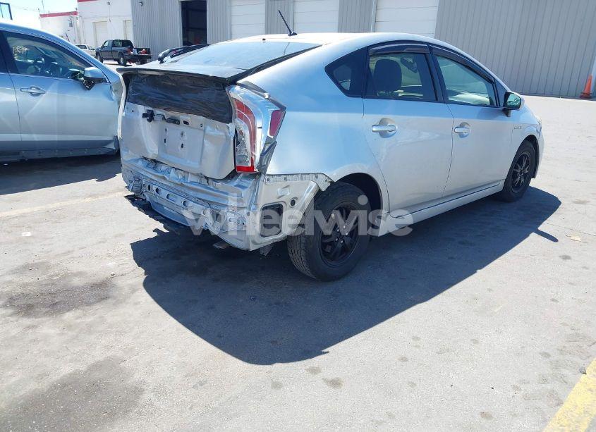 Photo 4 of 2015 Toyota Prius TWO (VIN JTDKN3DU6F0477579)