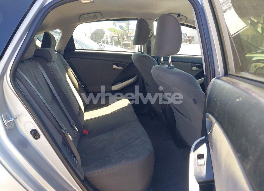 Photo 8 of 2015 Toyota Prius TWO (VIN JTDKN3DU6F0477579)