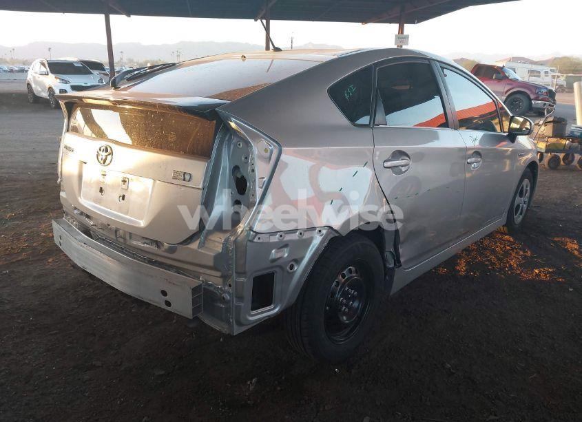 Photo 4 of 2015 Toyota Prius (VIN JTDKN3DU6F0480191)