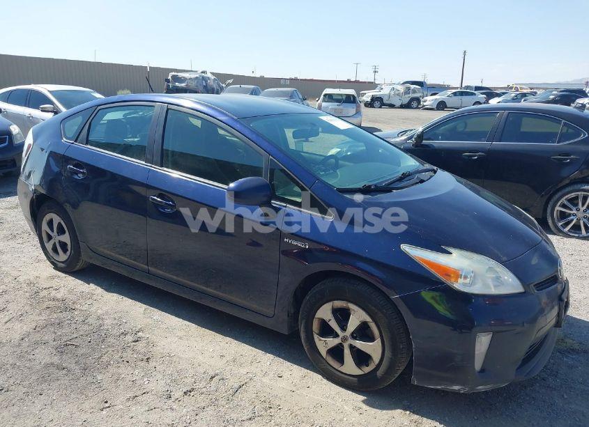 2015 Toyota Prius THREE (VIN JTDKN3DU6F0480644) main photo