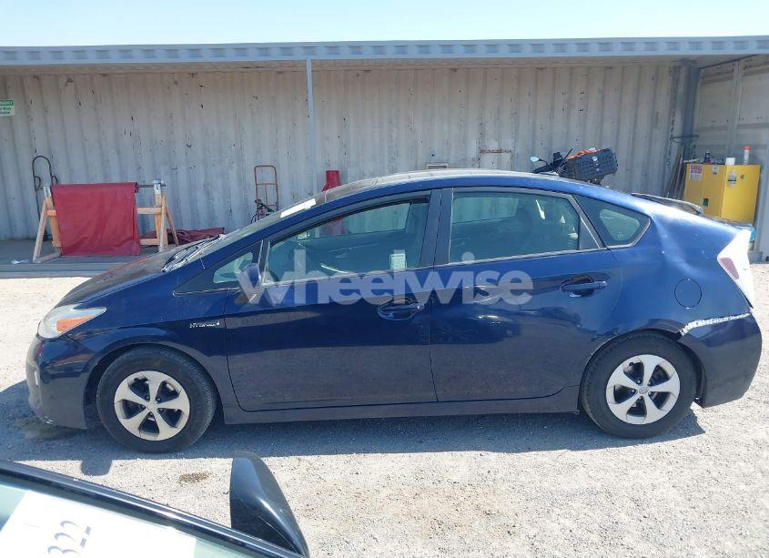 Photo 14 of 2015 Toyota Prius THREE (VIN JTDKN3DU6F0480644)