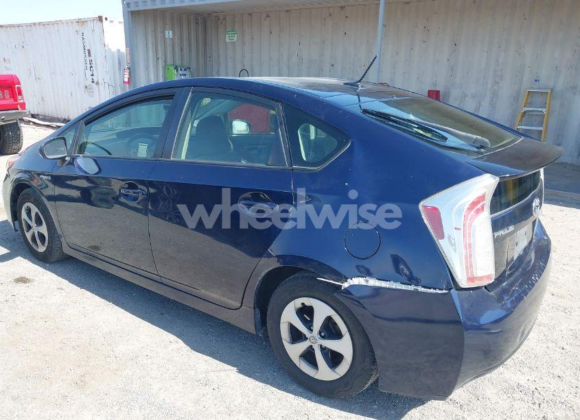 Photo 3 of 2015 Toyota Prius THREE (VIN JTDKN3DU6F0480644)