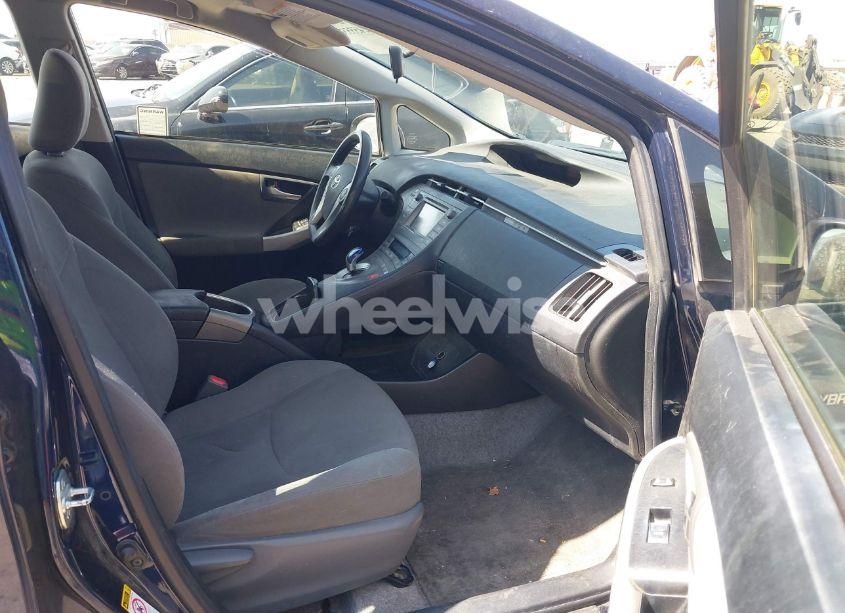 Photo 5 of 2015 Toyota Prius THREE (VIN JTDKN3DU6F0480644)