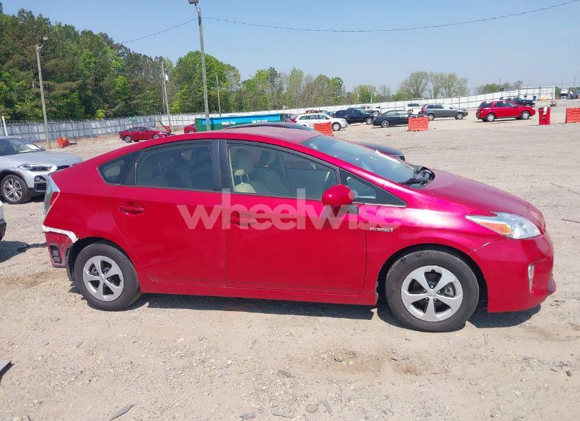 Photo 14 of 2015 Toyota Prius TWO (VIN JTDKN3DU6F1883985)