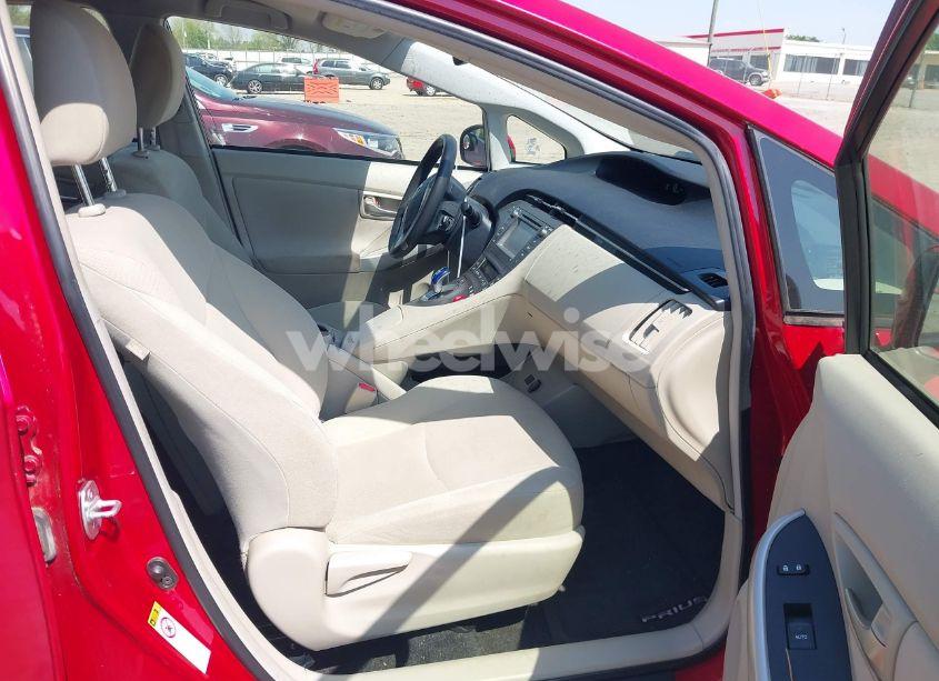 Photo 5 of 2015 Toyota Prius TWO (VIN JTDKN3DU6F1883985)