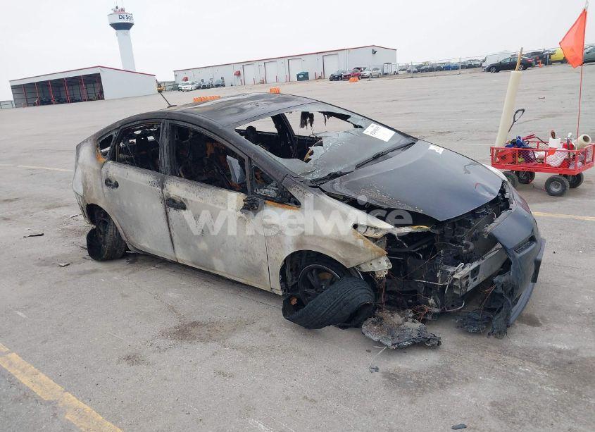 2015 Toyota Prius THREE (VIN JTDKN3DU6F1892475) main photo