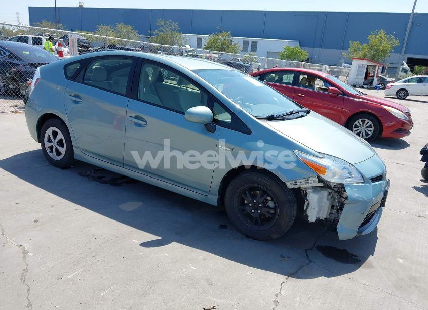 2015 Toyota Prius TWO (VIN JTDKN3DU6F1904348) main photo