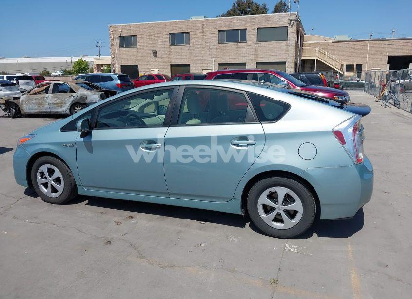 Photo 14 of 2015 Toyota Prius TWO (VIN JTDKN3DU6F1904348)