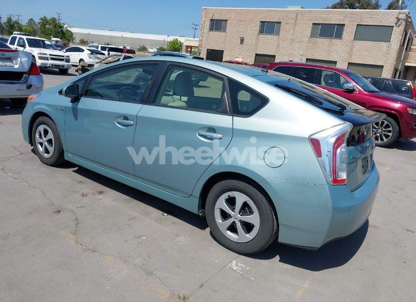 Photo 3 of 2015 Toyota Prius TWO (VIN JTDKN3DU6F1904348)