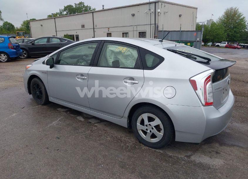 Photo 3 of 2015 Toyota Prius FIVE/FOUR/PERSONA SERIES SPECIAL EDITION/THREE/TWO (VIN JTDKN3DU6F1917374)