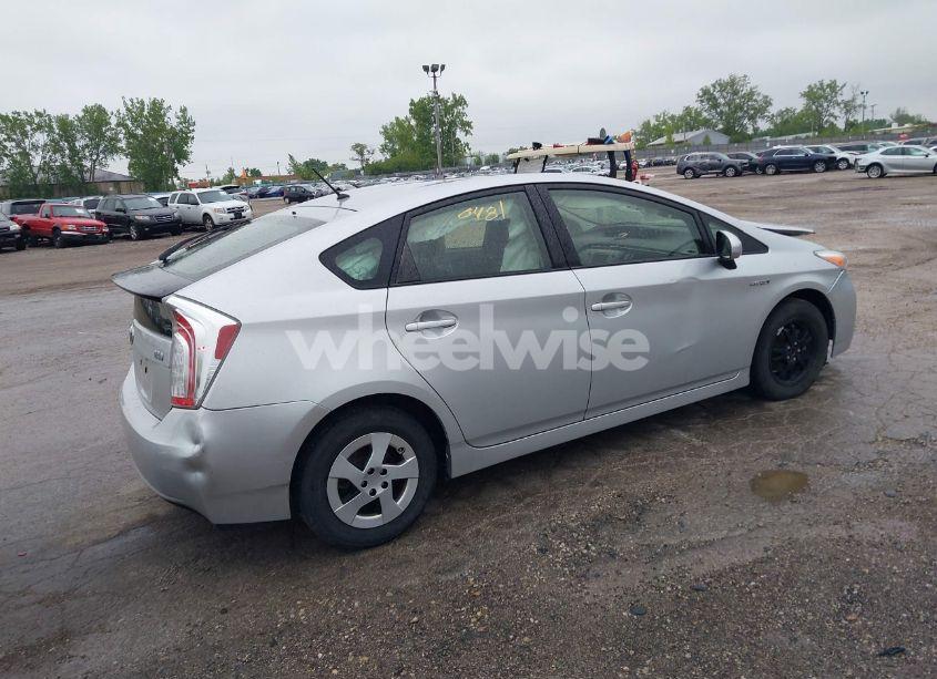 Photo 4 of 2015 Toyota Prius FIVE/FOUR/PERSONA SERIES SPECIAL EDITION/THREE/TWO (VIN JTDKN3DU6F1917374)