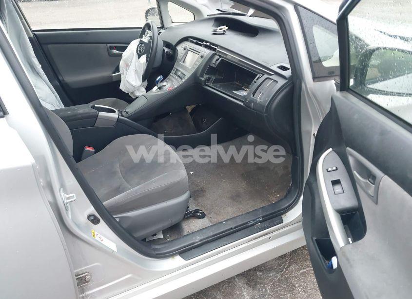 Photo 5 of 2015 Toyota Prius FIVE/FOUR/PERSONA SERIES SPECIAL EDITION/THREE/TWO (VIN JTDKN3DU6F1917374)