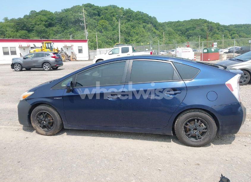 Photo 14 of 2015 Toyota Prius TWO (VIN JTDKN3DU6F1947507)