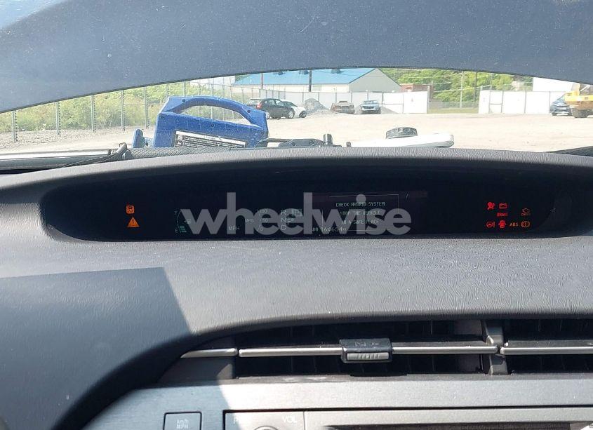 Photo 7 of 2015 Toyota Prius TWO (VIN JTDKN3DU6F1947507)