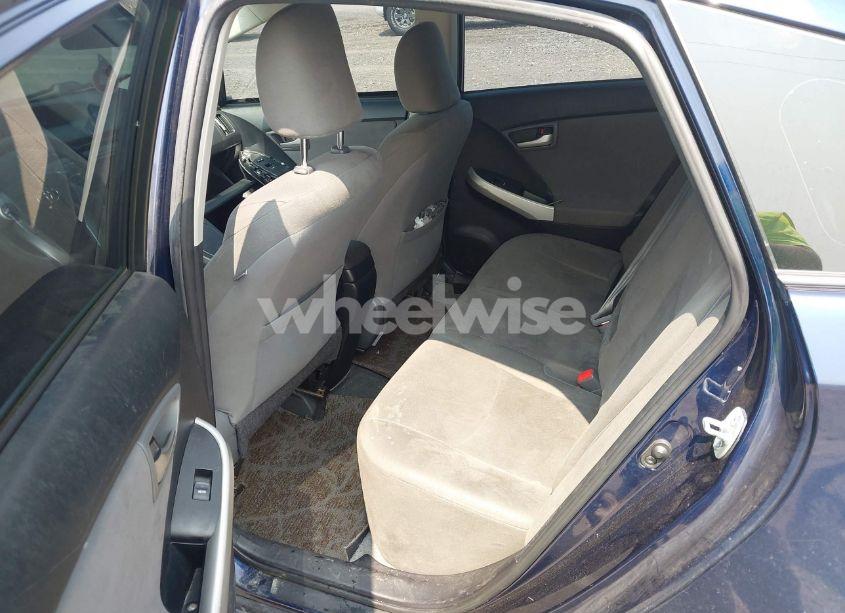 Photo 8 of 2015 Toyota Prius TWO (VIN JTDKN3DU6F1947507)