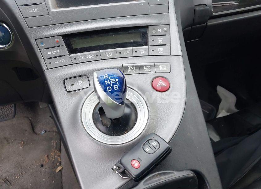 Photo 11 of 2015 Toyota Prius TWO (VIN JTDKN3DU6F1977249)