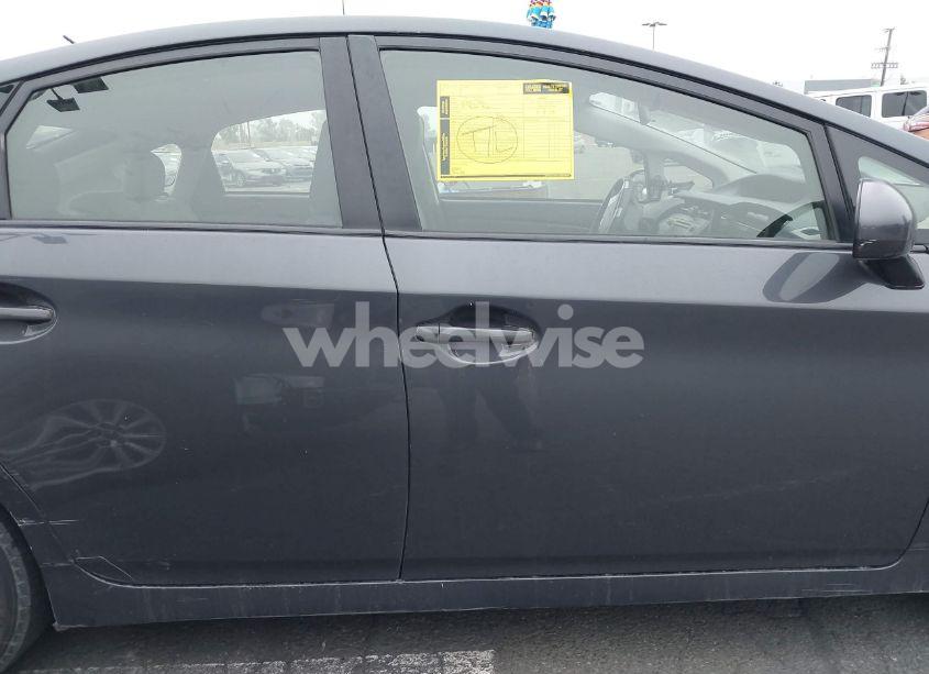 Photo 13 of 2015 Toyota Prius TWO (VIN JTDKN3DU6F1977249)