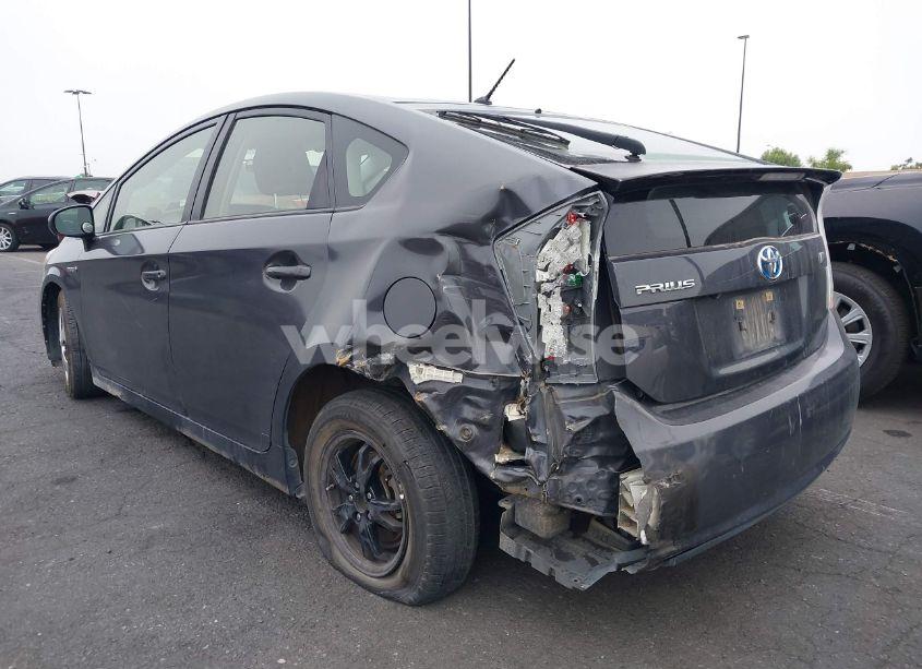 Photo 3 of 2015 Toyota Prius TWO (VIN JTDKN3DU6F1977249)