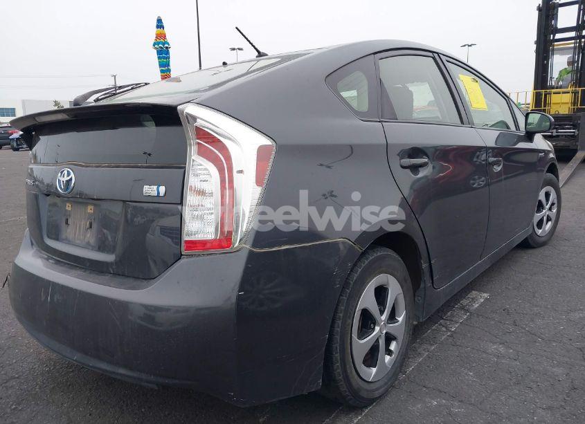 Photo 4 of 2015 Toyota Prius TWO (VIN JTDKN3DU6F1977249)
