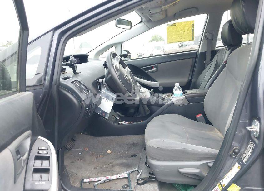 Photo 5 of 2015 Toyota Prius TWO (VIN JTDKN3DU6F1977249)