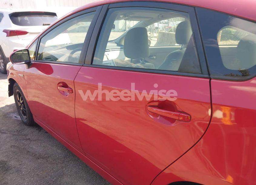 Photo 14 of 2015 Toyota Prius TWO (VIN JTDKN3DU6F1982208)