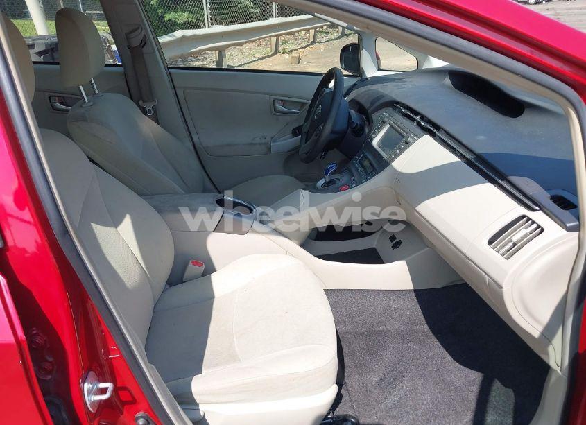 Photo 5 of 2015 Toyota Prius TWO (VIN JTDKN3DU6F1982208)