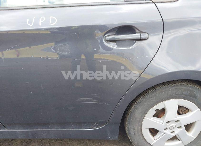 Photo 6 of 2010 Toyota Prius III (VIN JTDKN3DU7A0035046)