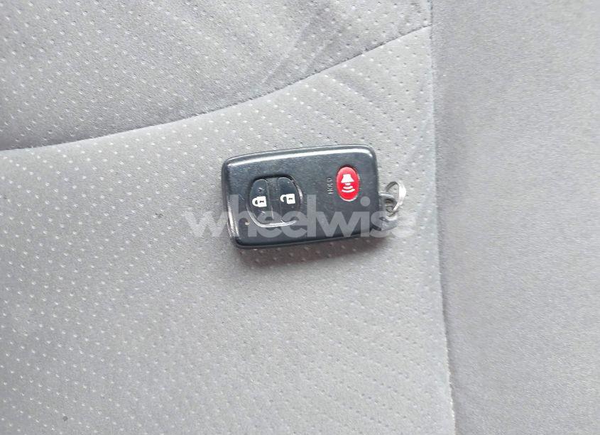 Photo 11 of 2010 Toyota Prius III (VIN JTDKN3DU7A0122705)