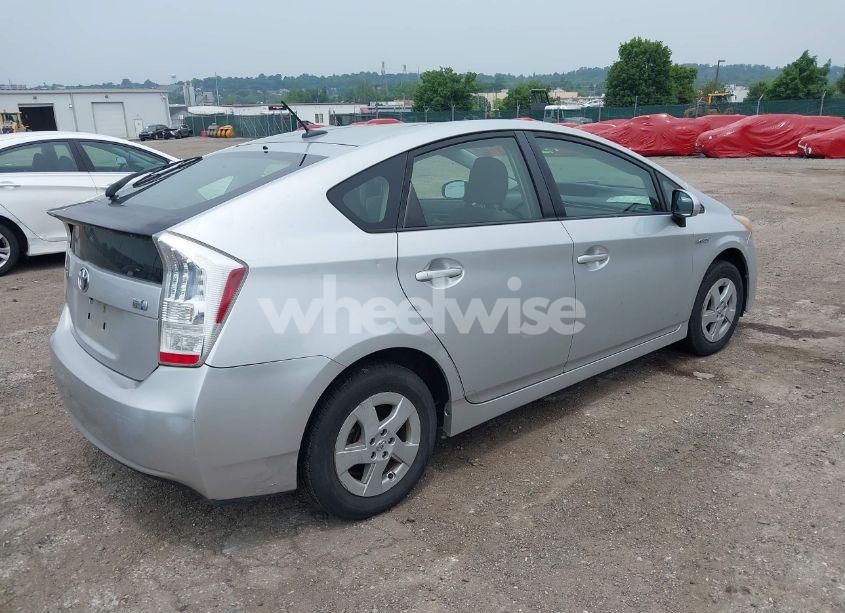 Photo 4 of 2010 Toyota Prius III (VIN JTDKN3DU7A0122705)