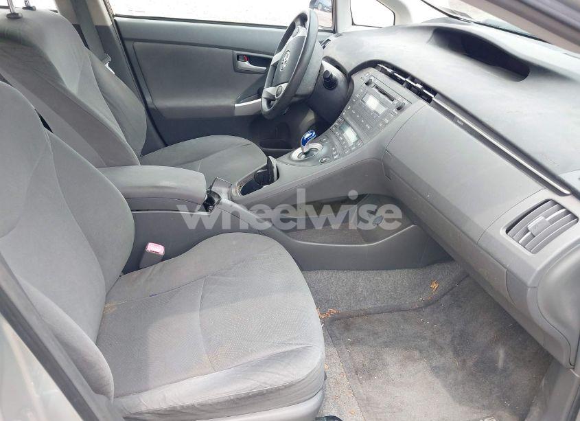 Photo 5 of 2010 Toyota Prius III (VIN JTDKN3DU7A0122705)