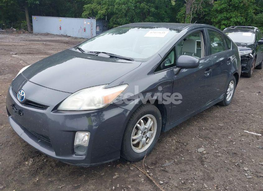 Photo 2 of 2010 Toyota Prius III (VIN JTDKN3DU7A0201601)