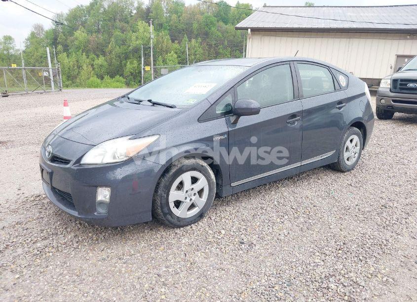 Photo 2 of 2010 Toyota Prius III (VIN JTDKN3DU7A0212937)