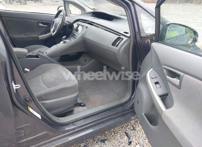 Photo 5 of 2010 Toyota Prius III (VIN JTDKN3DU7A0212937)
