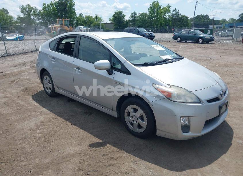 2011 Toyota Prius THREE (VIN JTDKN3DU7B0262951) main photo