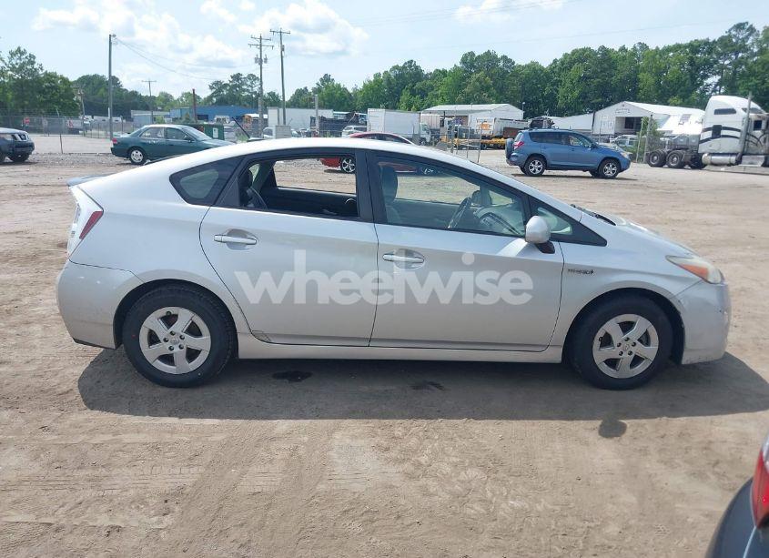 Photo 13 of 2011 Toyota Prius THREE (VIN JTDKN3DU7B0262951)
