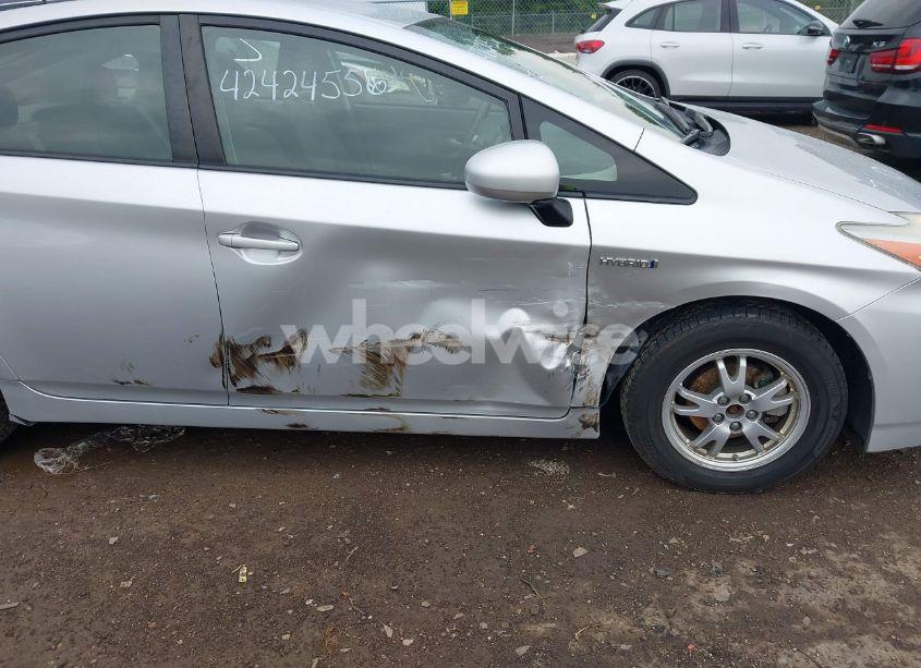 Photo 6 of 2011 Toyota Prius TWO (VIN JTDKN3DU7B5362261)